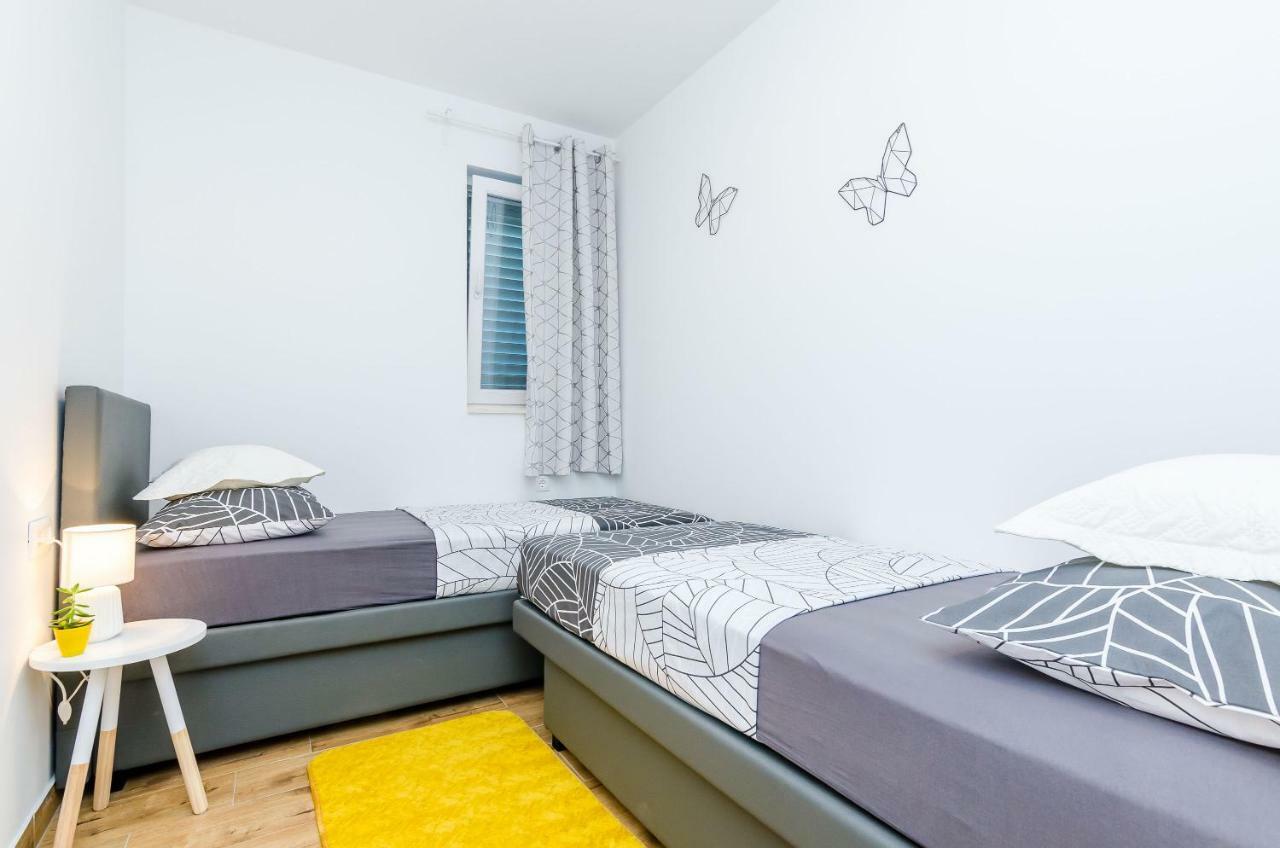 Mokošica Apartment Moon River מראה חיצוני תמונה